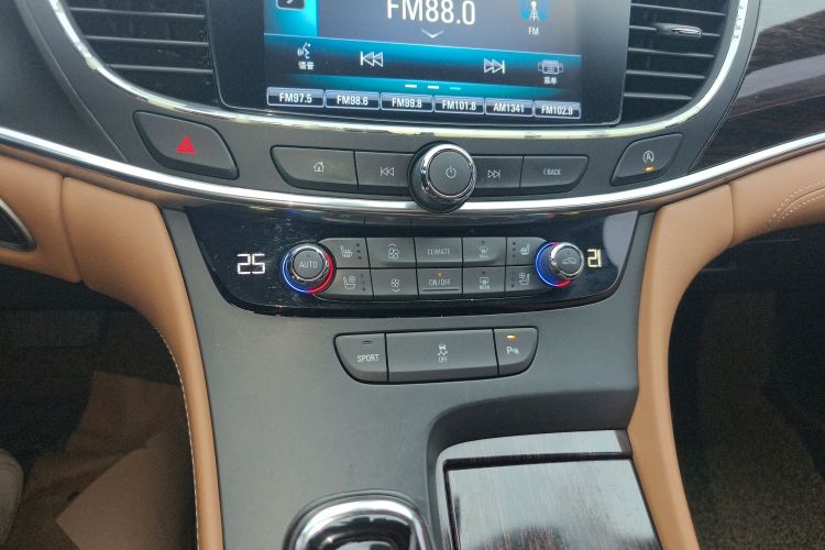 别克 君越 2016款 28T 精英型局部细节16