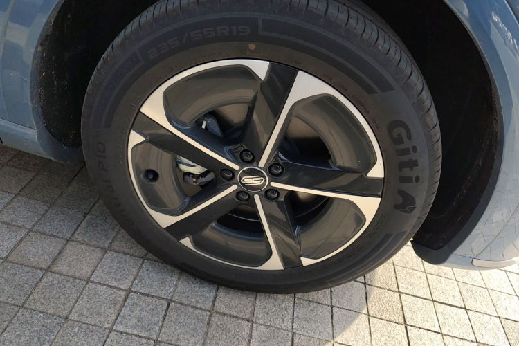 鸿蒙智行 尚界H5 2025款 纯电 Pro 长续航车身外观10