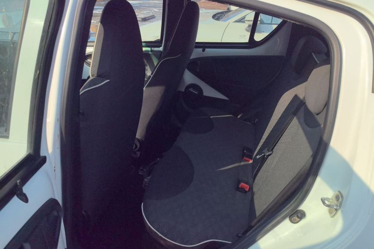 比亚迪F0 2015款 1.0L 铉酷型中控内饰21