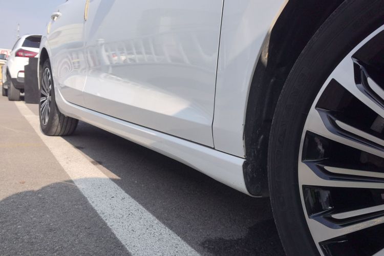 长安 逸动 2019款 蓝鲸版 280T GDI DCT极速型局部细节9001