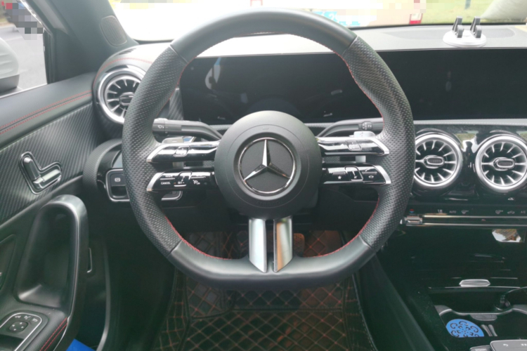 奔驰A级 2023款 A 200 L 时尚型局部细节13