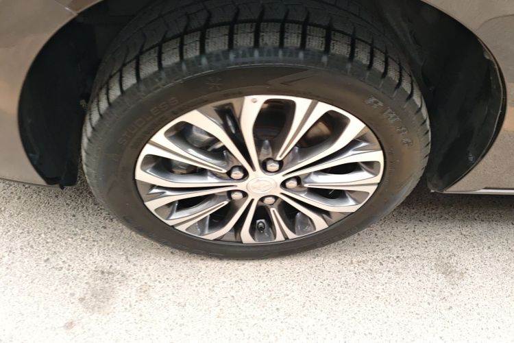 别克GL8 2021款 陆上公务舱 652T 舒适型车身外观6007