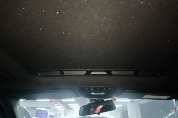 奔驰C级 2018款 C 200 运动版中控内饰22