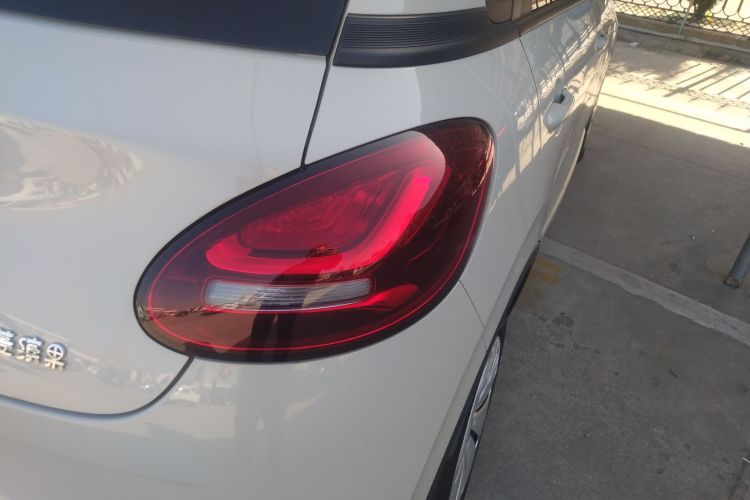 五菱汽车 五菱缤果 2023款 333km 快享款车身外观9