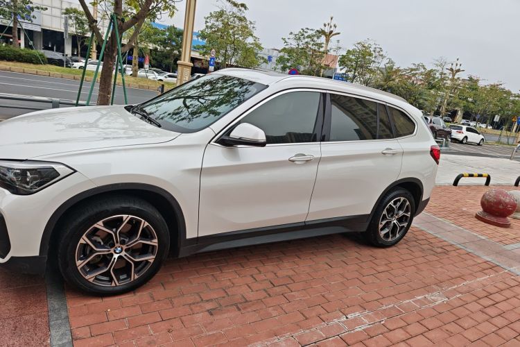 宝马X1 2021款 sDrive25Li 领先型车身外观4