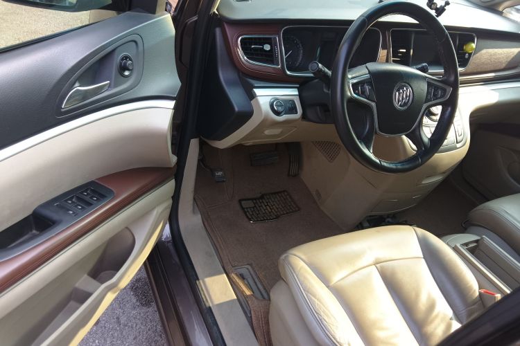 别克GL8 2014款 3.0L GT豪华商务豪雅版中控内饰20