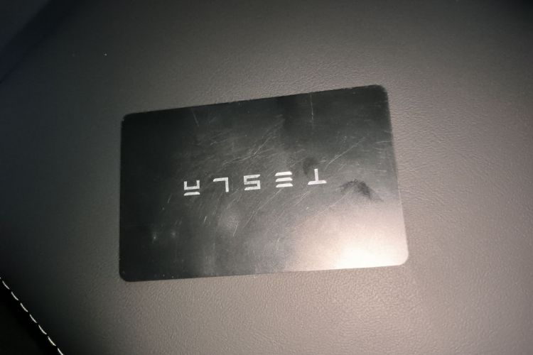 特斯拉 Model Y 2025款 长续航全轮驱动版中控内饰7001