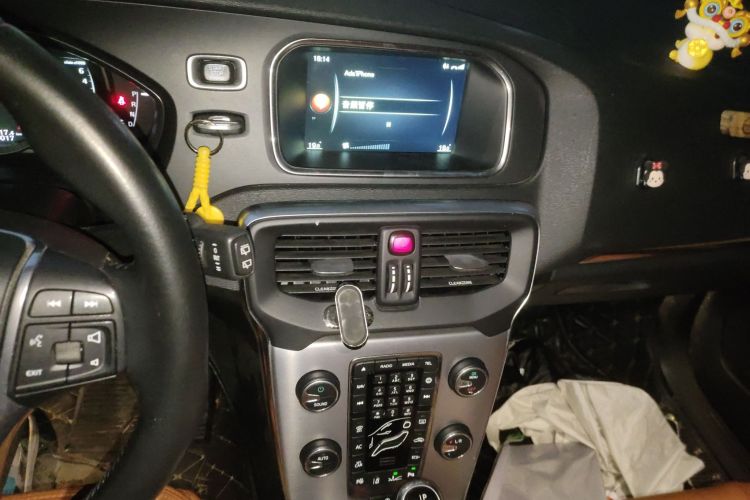 沃尔沃V40 2017款 T3 智雅版中控内饰16