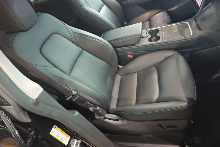 特斯拉 Model Y 2022款 改款 后轮驱动版局部细节41