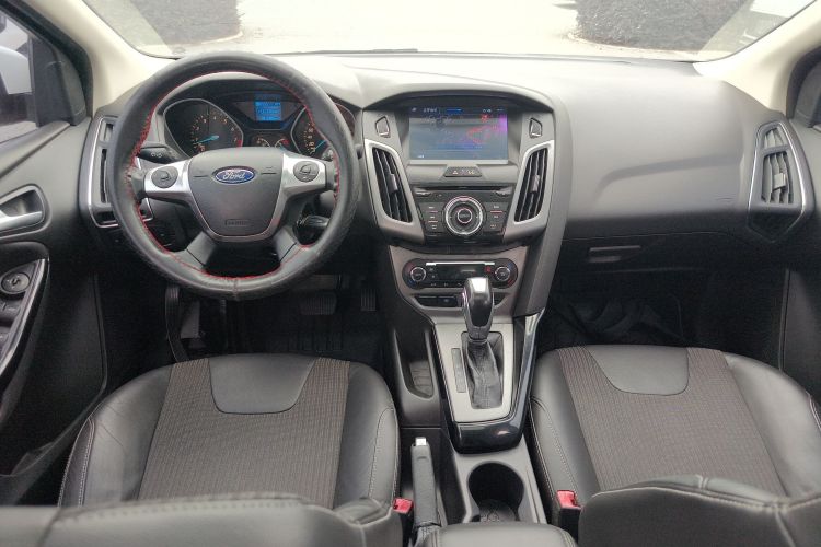 福特 福克斯 2012款 三厢 1.6L 自动风尚型中控内饰12