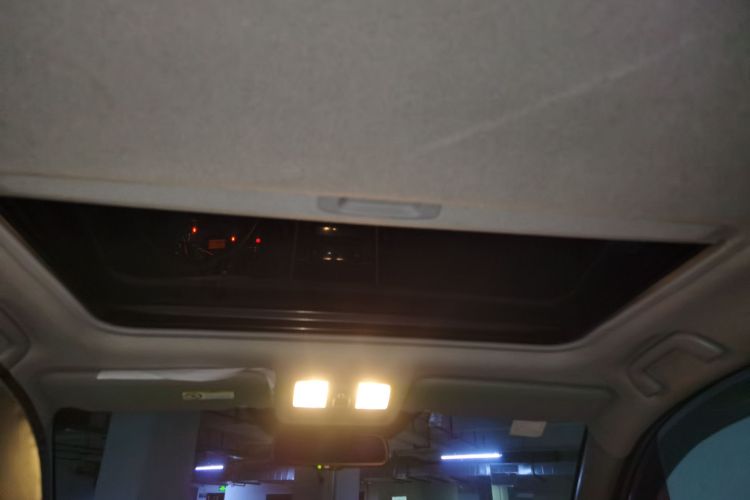 丰田 RAV4荣放 2012款 炫装版 2.4L 手动四驱豪华局部细节22