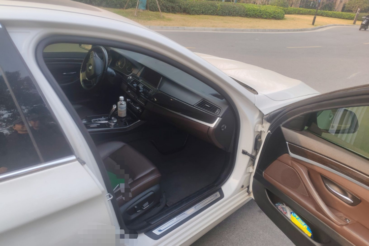 宝马5系 2014款 525Li 豪华设计套装局部细节9005