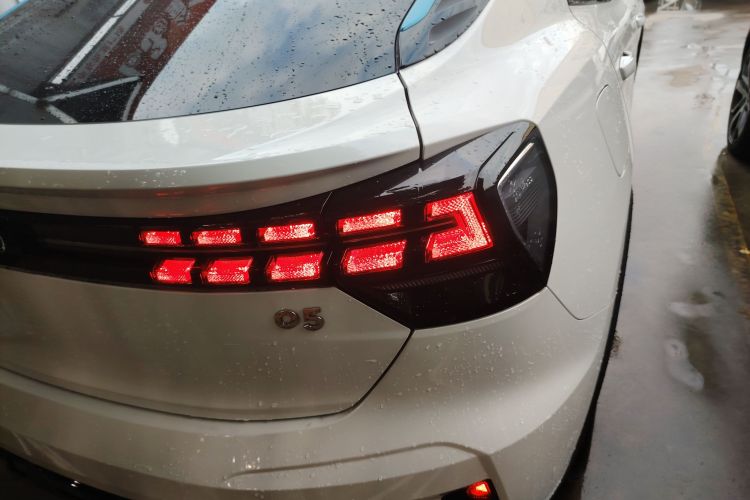 领克05 2020款 2.0TD 两驱耀Halo车身外观6006