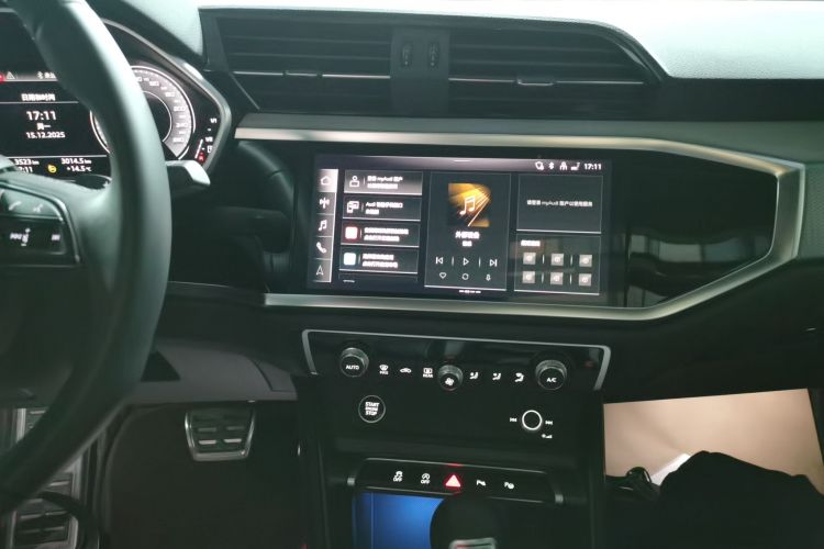 奥迪Q3 2024款 35 TFSI 时尚动感型中控内饰16