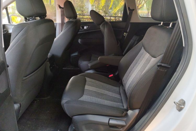 五菱汽车 五菱佳辰 2022款 1.5L 手动乐享精英型中控内饰21