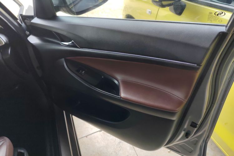 别克GL6 2019款 18T 6座互联豪华型 国V中控内饰42