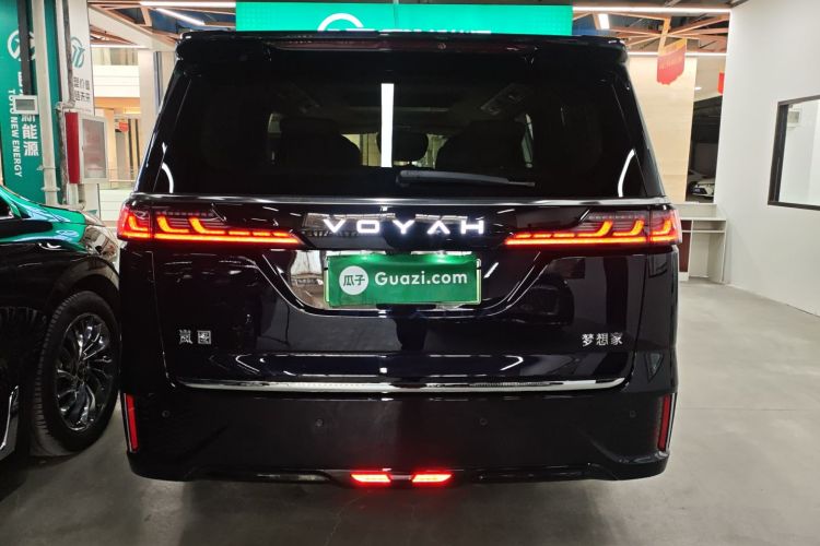 岚图汽车 岚图梦想家 2025款 PHEV 四驱尊贵鲲鹏版车身外观6