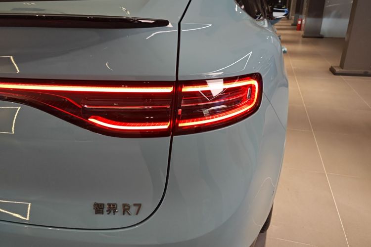 鸿蒙智行 智界R7 2024款 纯电 802km Max车身外观9