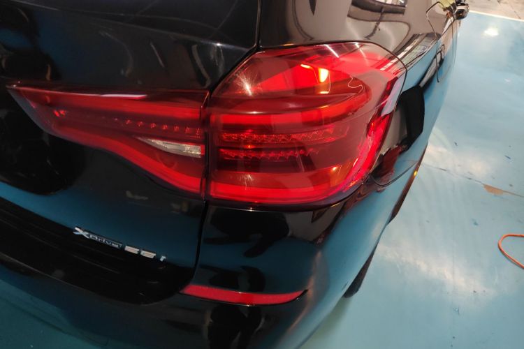 宝马X3 2020款  xDrive28i M运动套装车身外观9