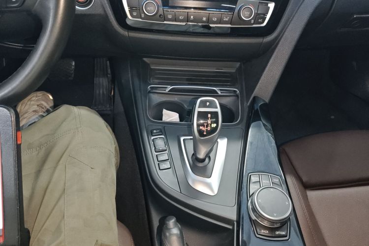 宝马3系 2019款 320Li M运动套装局部细节18