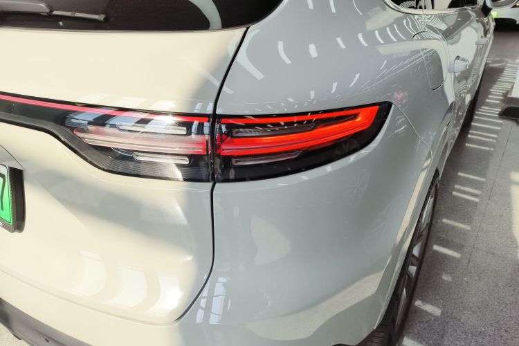 保时捷 Cayenne新能源 2023款 Cayenne E-Hybrid 2.0T车身外观6006