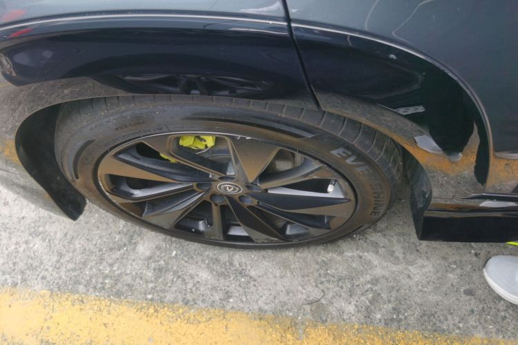 长安UNI-T 2022款 2.0T 运动版 尊贵型车身外观6007