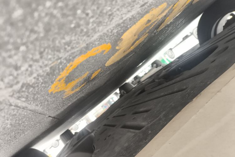 腾势D9 2022款 DM-i 1040 尊贵型局部细节9008