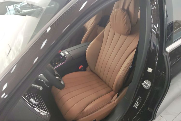 奔驰E级 2025款 改款 E 260 L中控内饰19