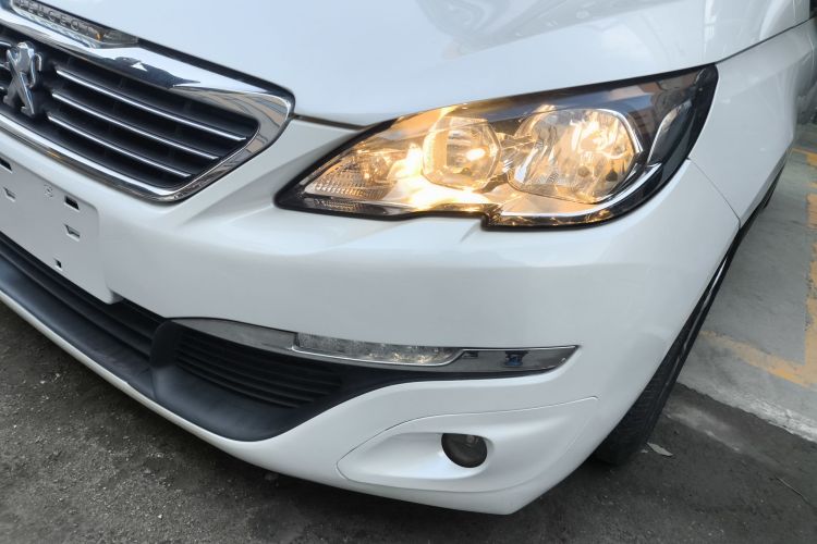 标致308S 2015款 1.2T 自动劲驰版局部细节36