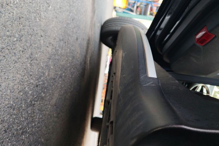 奔驰GLC 2022款 改款 GLC 300 L 4MATIC 动感型局部细节9002