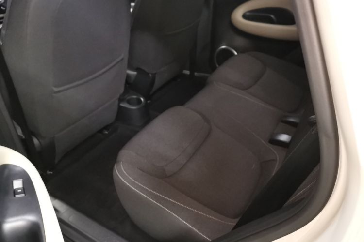 五菱汽车 五菱缤果 2023款 203km 轻享款中控内饰21