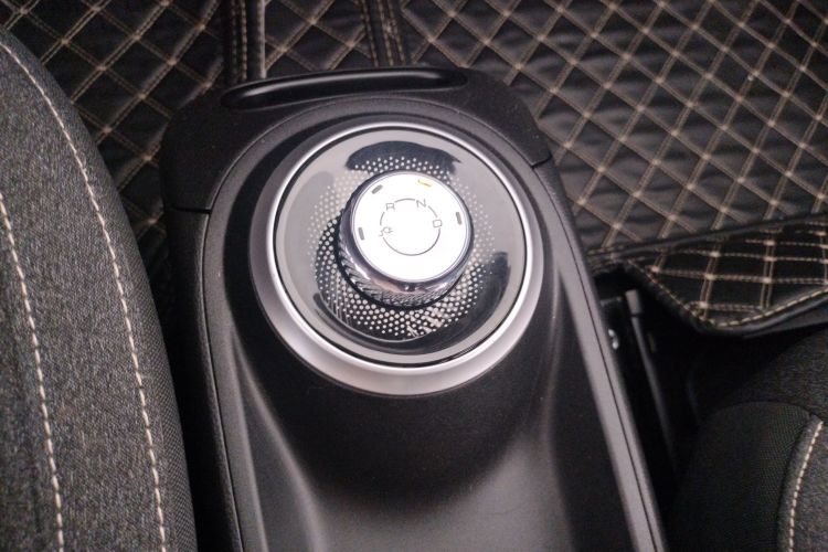 五菱汽车 五菱缤果 2023款 203km 轻享款局部细节18