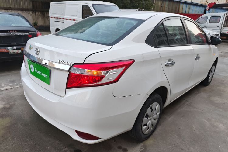 丰田 威驰 2014款 1.3L 手动超值版车身外观7