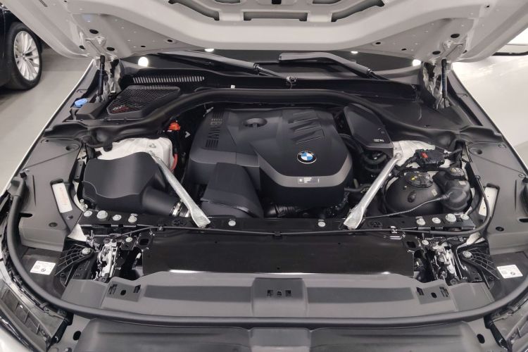 宝马5系 2024款 530Li 领先型 M运动套装机舱底盘24