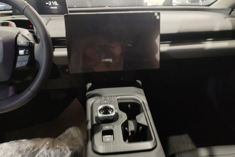 丰田bZ5 2025款 550 PRO中控内饰16