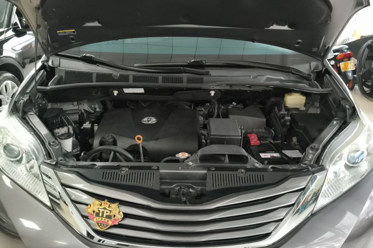 丰田Sienna（平行进口） 机舱底盘24