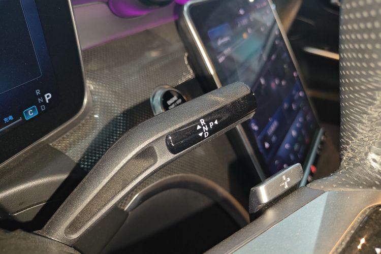 奔驰C级 2024款 C 260 L 运动版局部细节18