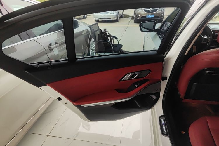 宝马3系 2022款 325Li M运动曜夜套装中控内饰7008