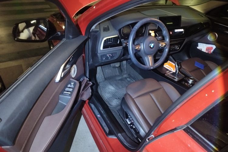 宝马1系 2021款 120i M运动曜夜版中控内饰20