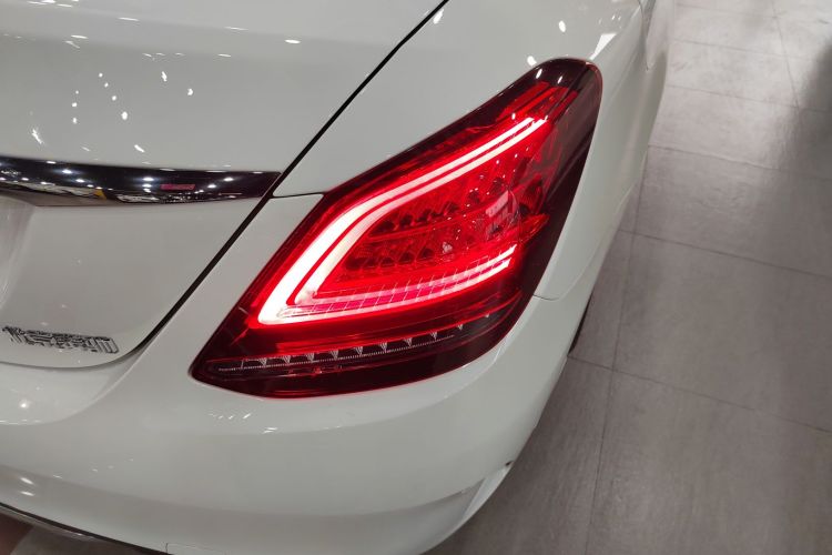 奔驰C级 2021款 C 200 L 时尚型运动版车身外观9