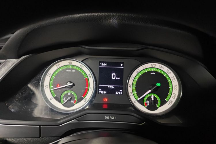 斯柯达 速派 2018款 TSI280 DSG舒适版 国V中控内饰14