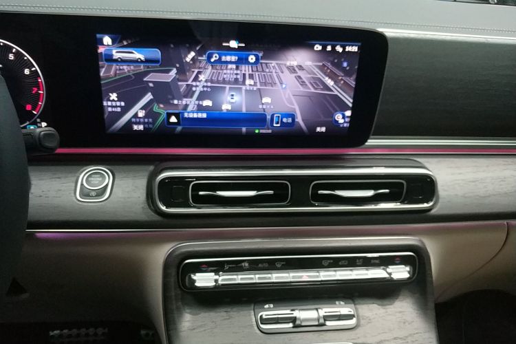 奔驰V级 2024款 V 300 L 长轴距尊贵版中控内饰16