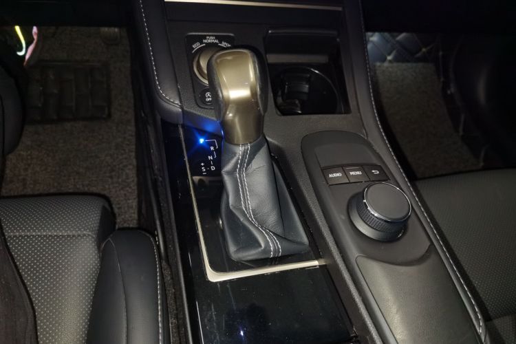 雷克萨斯ES 2015款 200 精英版中控内饰18