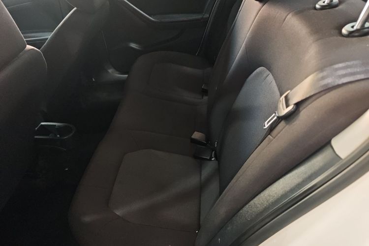 大众 捷达 2013款 1.6L 自动时尚型中控内饰21