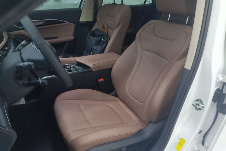 奔腾B70 2024款 龙腾版 1.5T 领创型中控内饰19