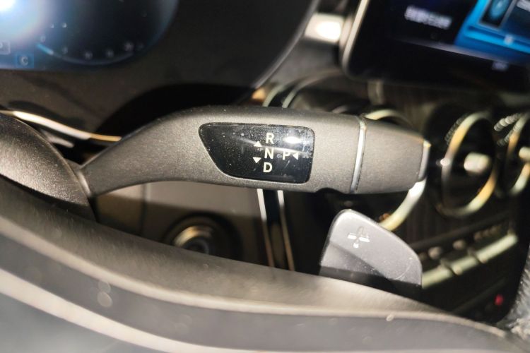 奔驰C级 2021款 C 260 L 运动版中控内饰18