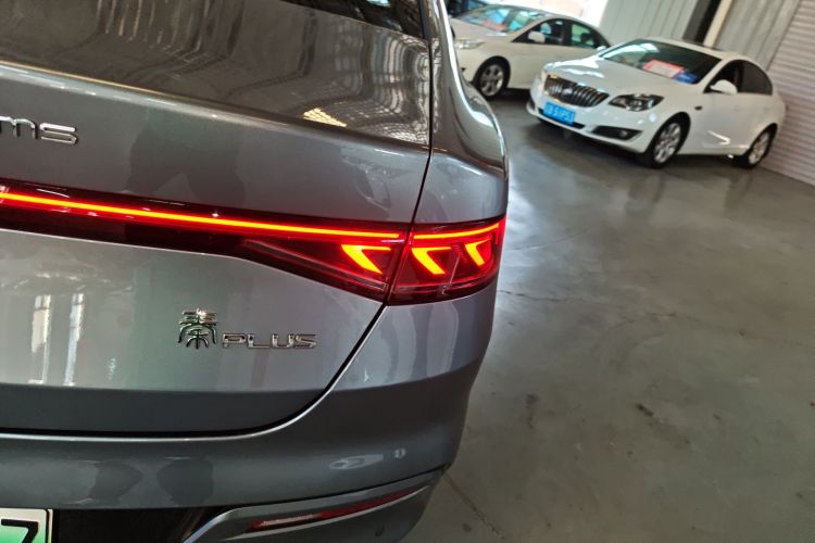 比亚迪 秦PLUS 2024款 荣耀版 DM-i 55KM领先型车身外观6006