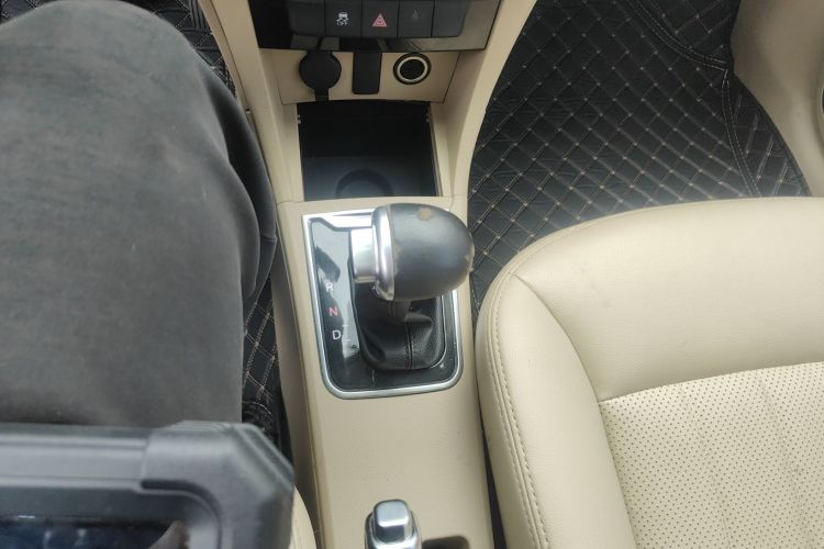 长城C30 2016款 1.5L AMT豪华型中控内饰18