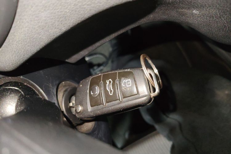 奥迪A1 2016款 30 TFSI Sportback Design风尚版中控内饰11