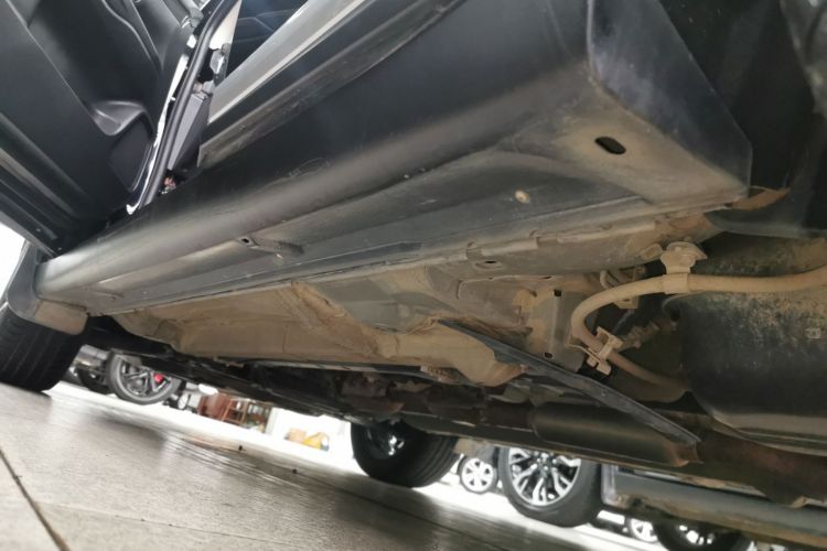 三菱 欧蓝德 2019款 2.4L 四驱致享版 5座 国VI局部细节9002